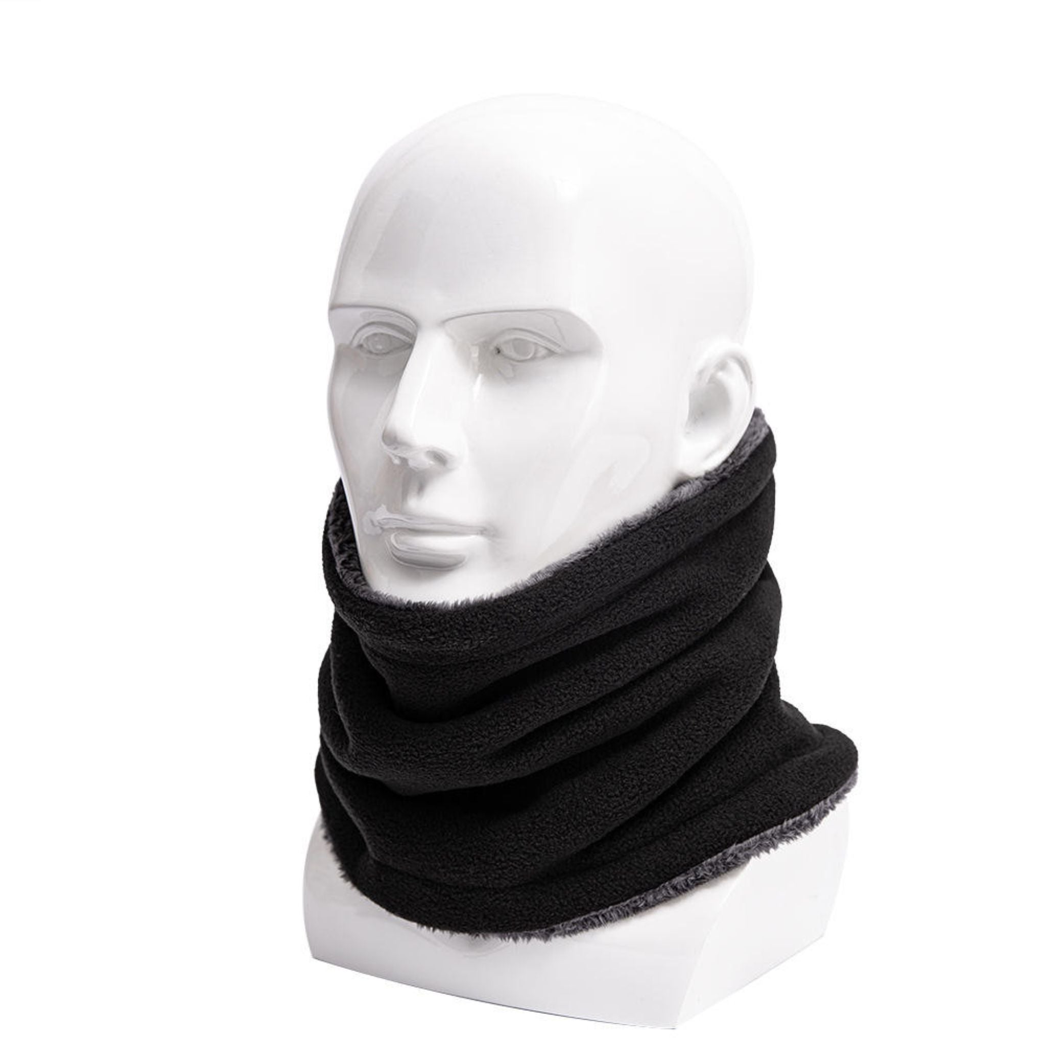 Varm polar fleece halsedisse med snørejustering brugt til cykling i frostvejr.
